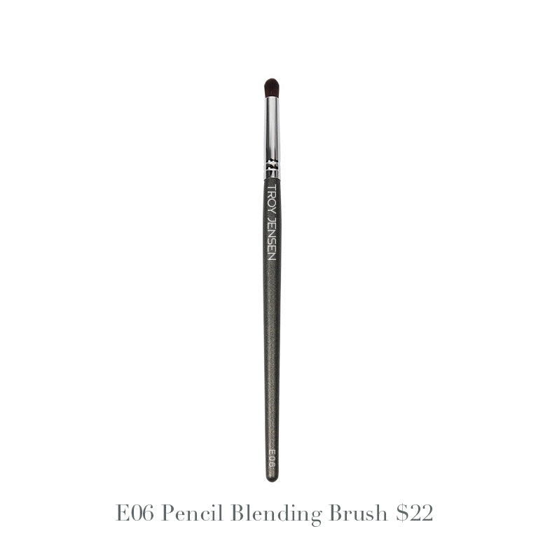 MAKEUP BLENDING BRUSH – The Rain Maya Collection