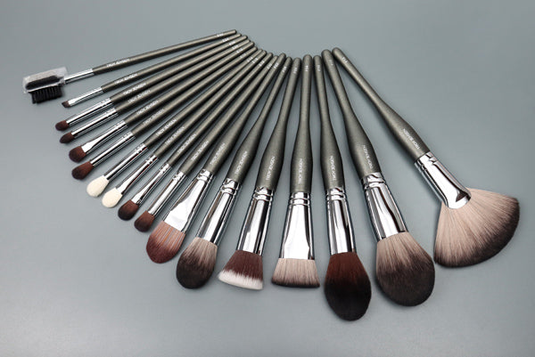 Troy Jensen Celebrity Makeup Artist, Pro-Artist Luxury 17pcs Brush-Collection 2022 Available at www.troyjensenbeauty.com