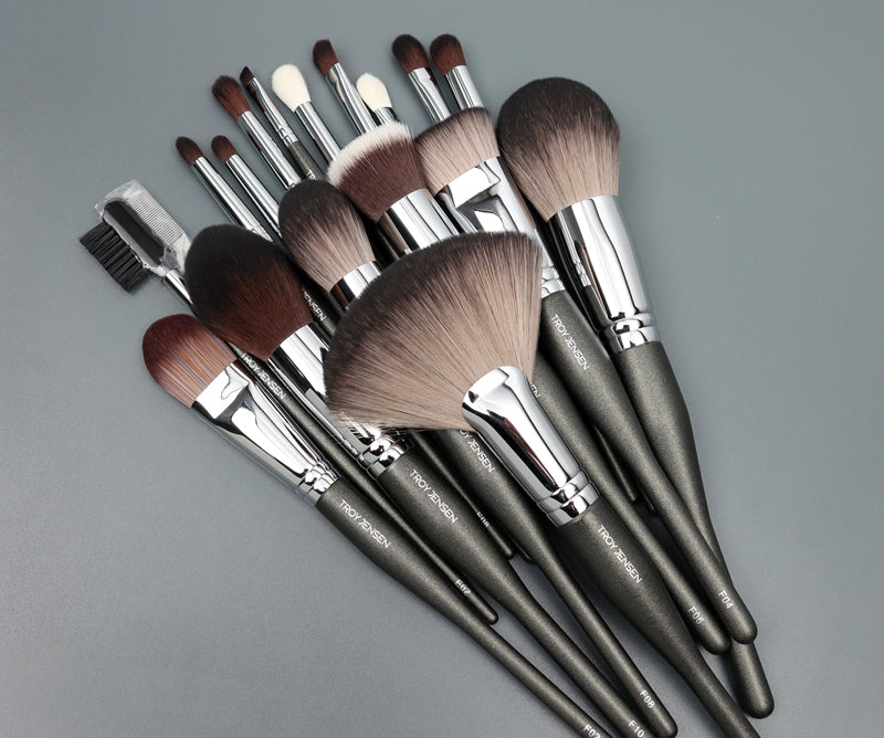 Troy Jensen Celebrity Makeup Artist, Pro-Artist Luxury 17pcs Brush-Collection 2022 Available at www.troyjensenbeauty.com